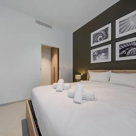 Exquisite Large In Mercury Towers By 360 Estates Appartement