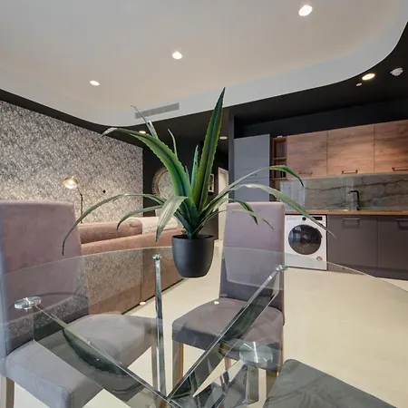 Exquisite Large In Mercury Towers By 360 Estates Apartment *