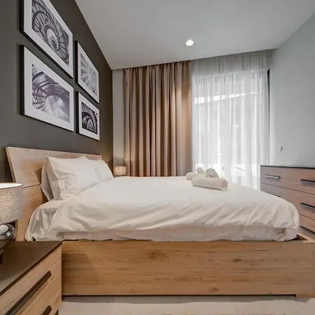 Exquisite Large In Mercury Towers By 360 Estates *