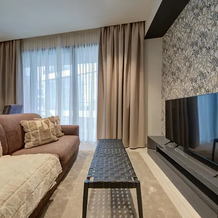 Exquisite Large In Mercury Towers By 360 Estates Apartment