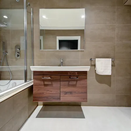 Exquisite Large In Mercury Towers By 360 Estates *